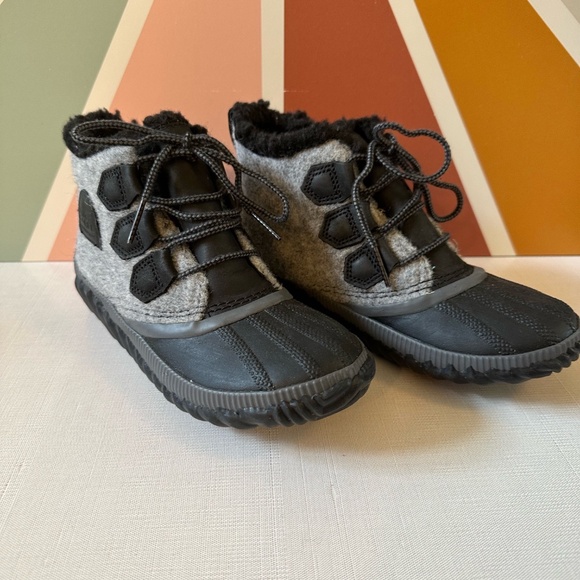 Sorel Out N About Plus, Brand New, Never Worn - Picture 1 of 5